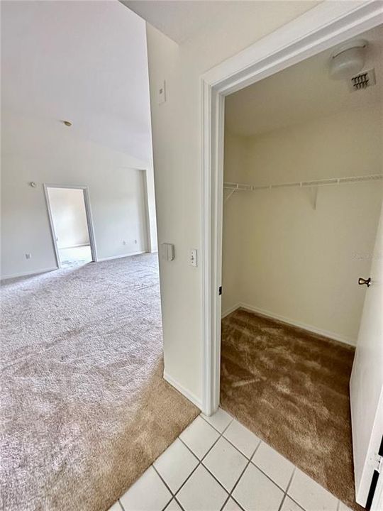 Active With Contract: $1,195 (1 beds, 1 baths, 899 Square Feet)