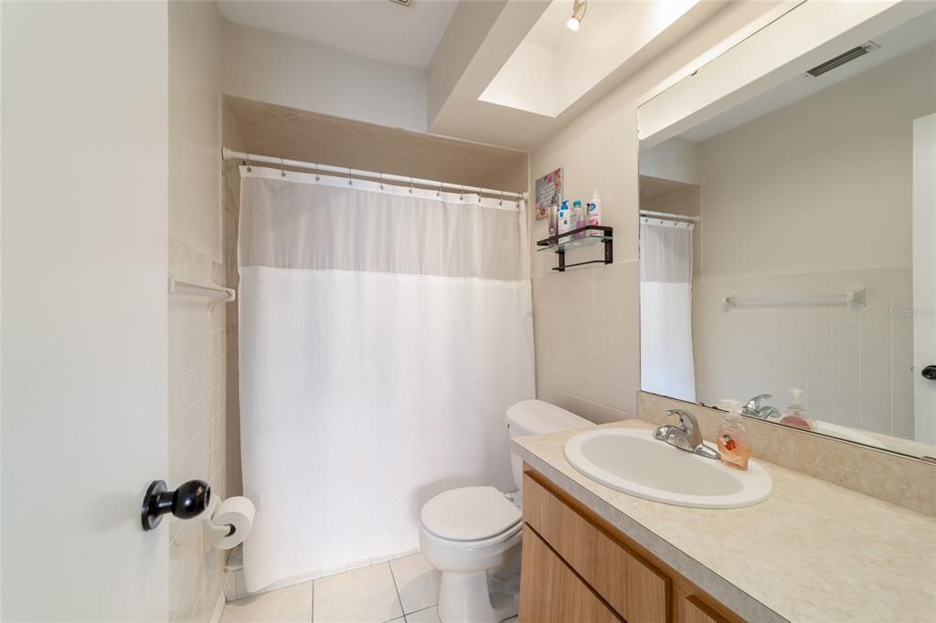 En Venta: $175,000 (2 camas, 2 baños, 1051 Pies cuadrados)