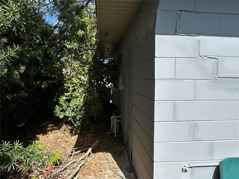 Под контрактом: $250,000 (2 спален, 1 ванн, 840 Квадратных фут)