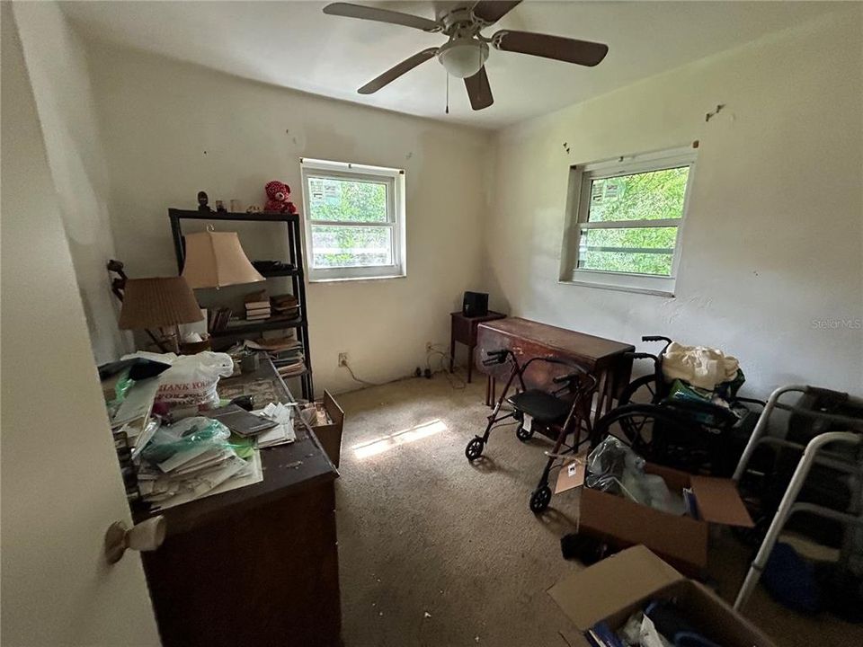 Под контрактом: $250,000 (2 спален, 1 ванн, 840 Квадратных фут)