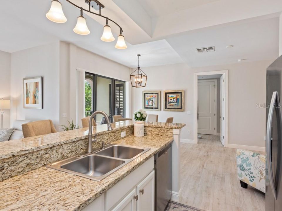 待售: $438,000 (3 贝兹, 2 浴室, 1494 平方英尺)