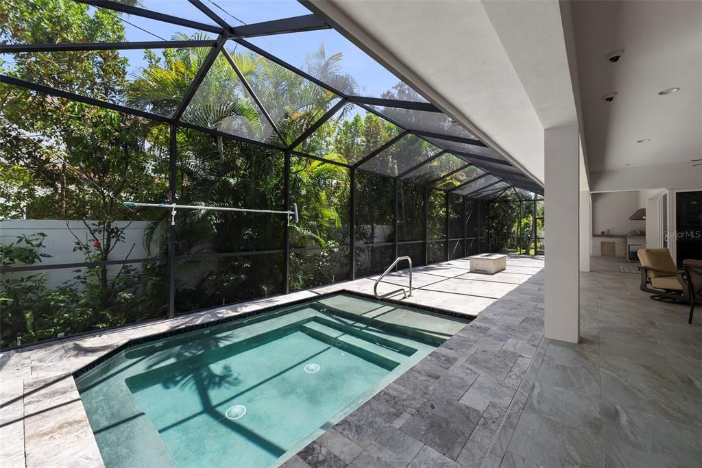 En Venta: $2,499,000 (5 camas, 3 baños, 4709 Pies cuadrados)