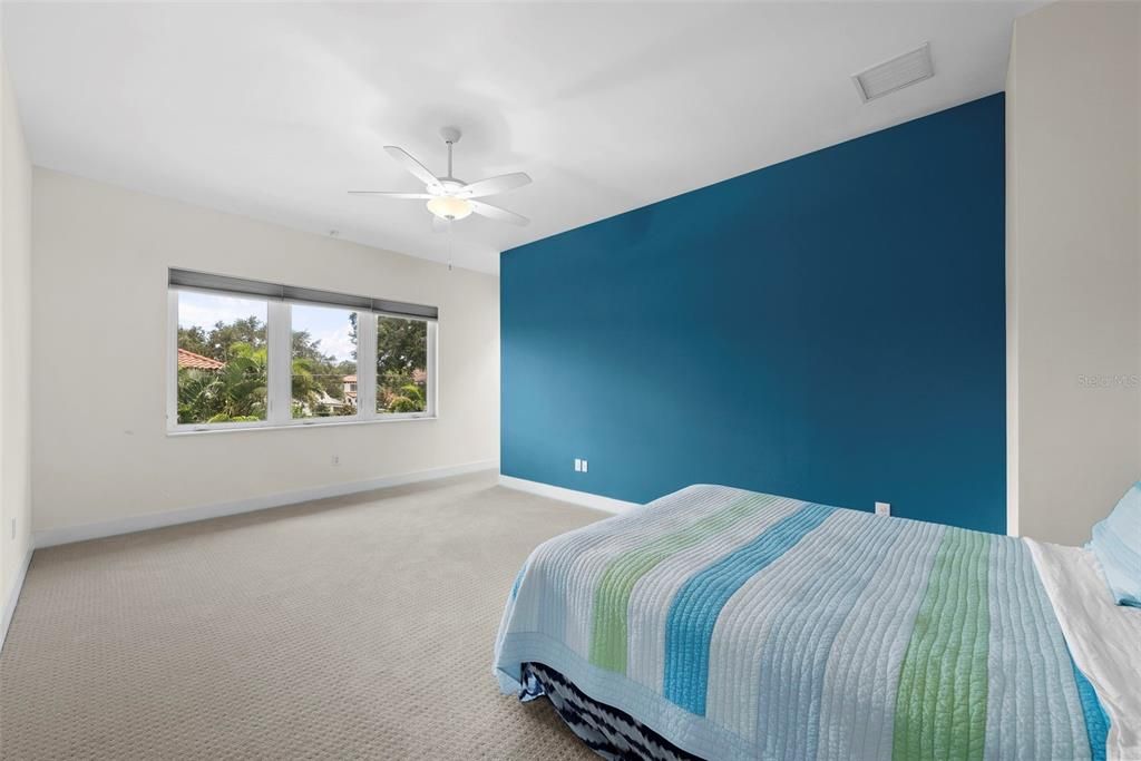 En Venta: $2,499,000 (5 camas, 3 baños, 4709 Pies cuadrados)