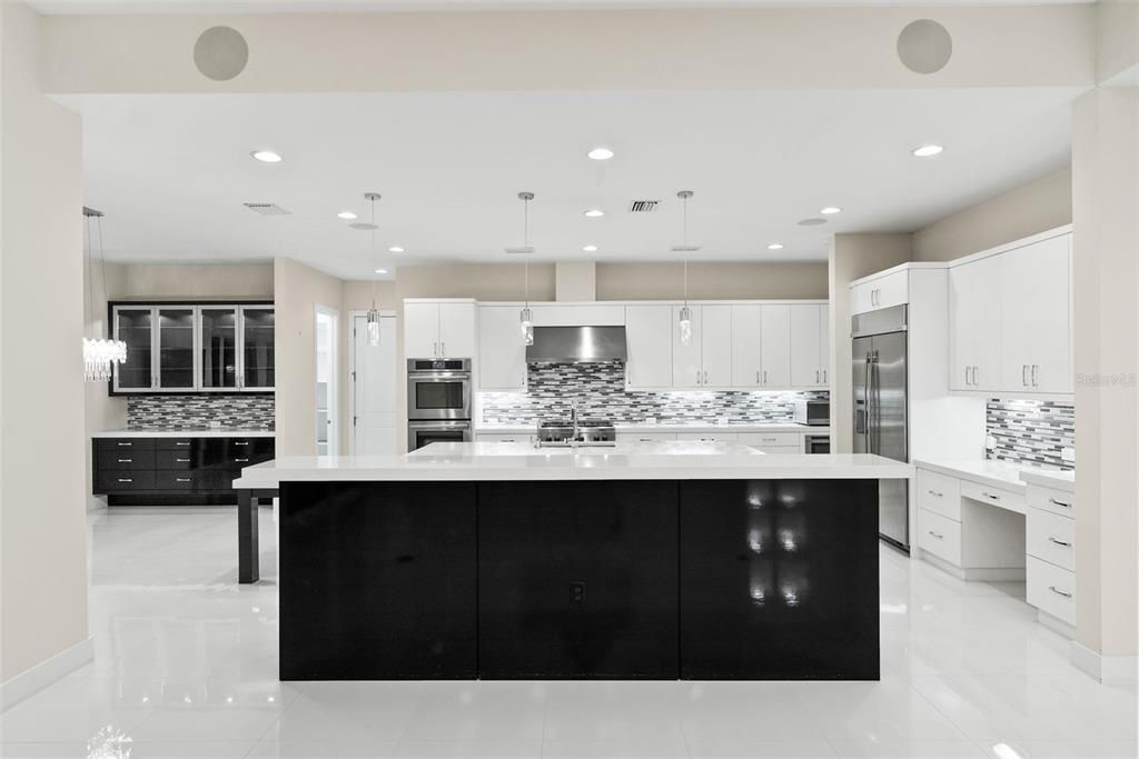 En Venta: $2,499,000 (5 camas, 3 baños, 4709 Pies cuadrados)