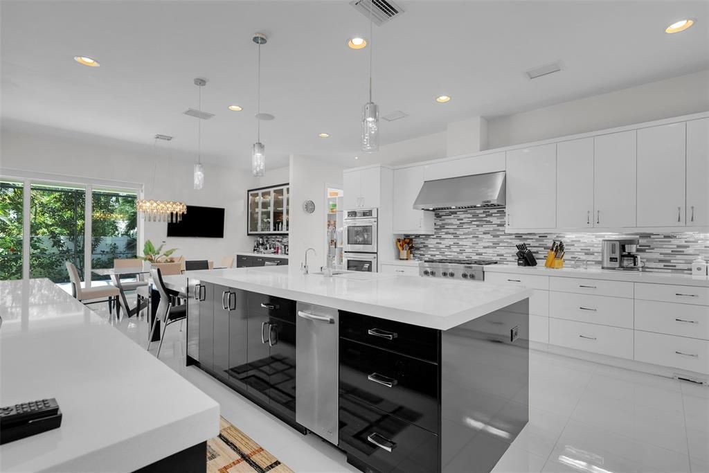 En Venta: $2,499,000 (5 camas, 3 baños, 4709 Pies cuadrados)