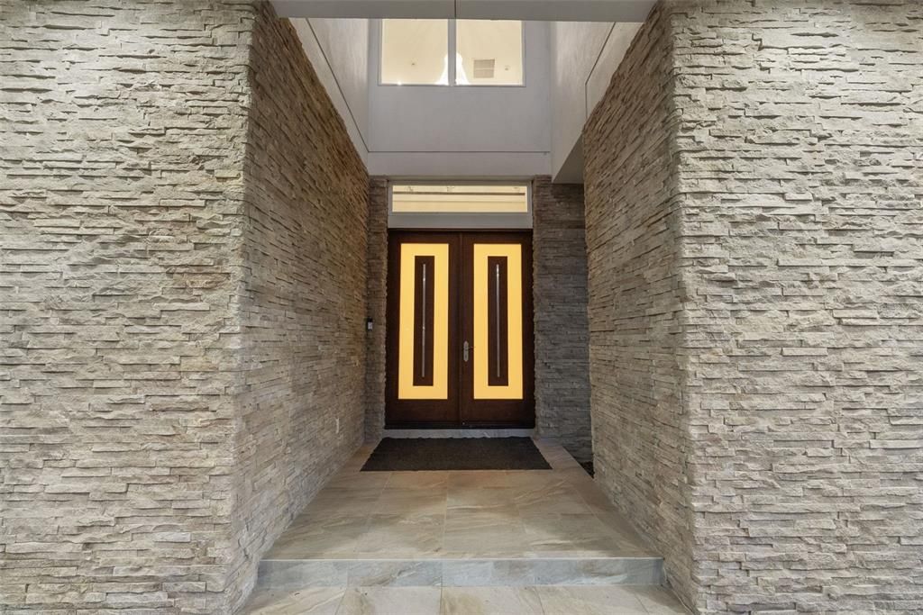 En Venta: $2,499,000 (5 camas, 3 baños, 4709 Pies cuadrados)