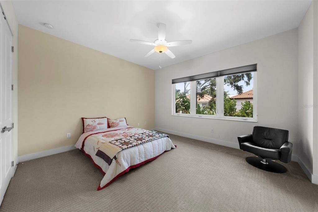 En Venta: $2,499,000 (5 camas, 3 baños, 4709 Pies cuadrados)