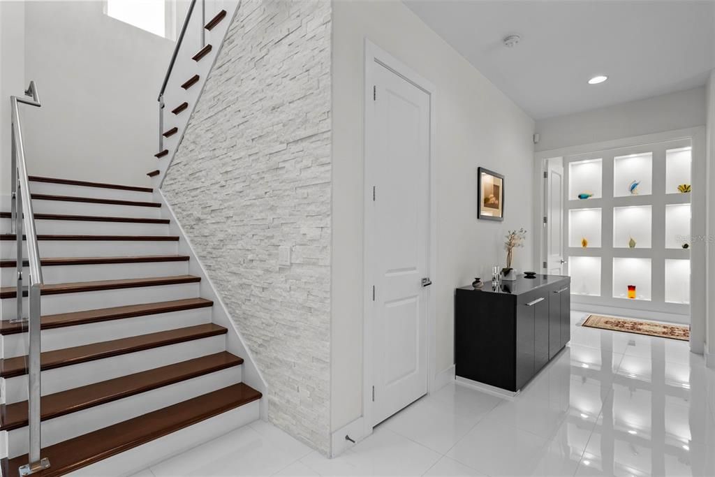 En Venta: $2,499,000 (5 camas, 3 baños, 4709 Pies cuadrados)