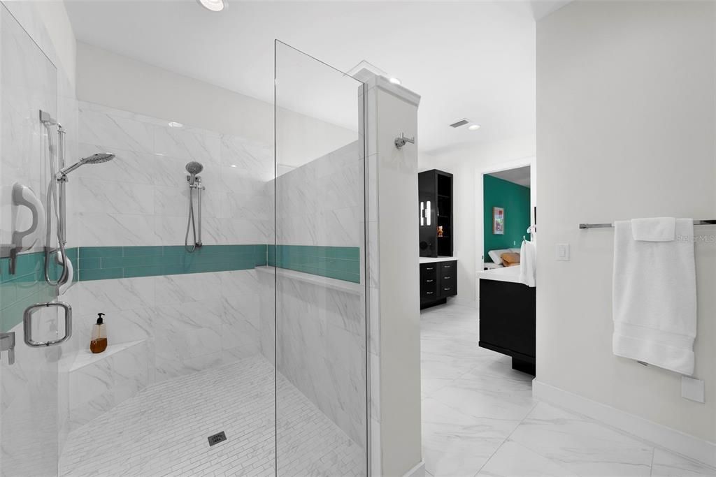 En Venta: $2,499,000 (5 camas, 3 baños, 4709 Pies cuadrados)