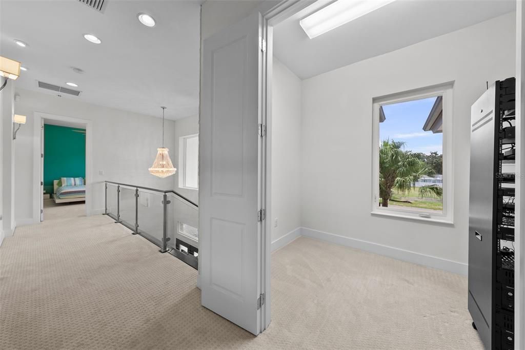 En Venta: $2,499,000 (5 camas, 3 baños, 4709 Pies cuadrados)