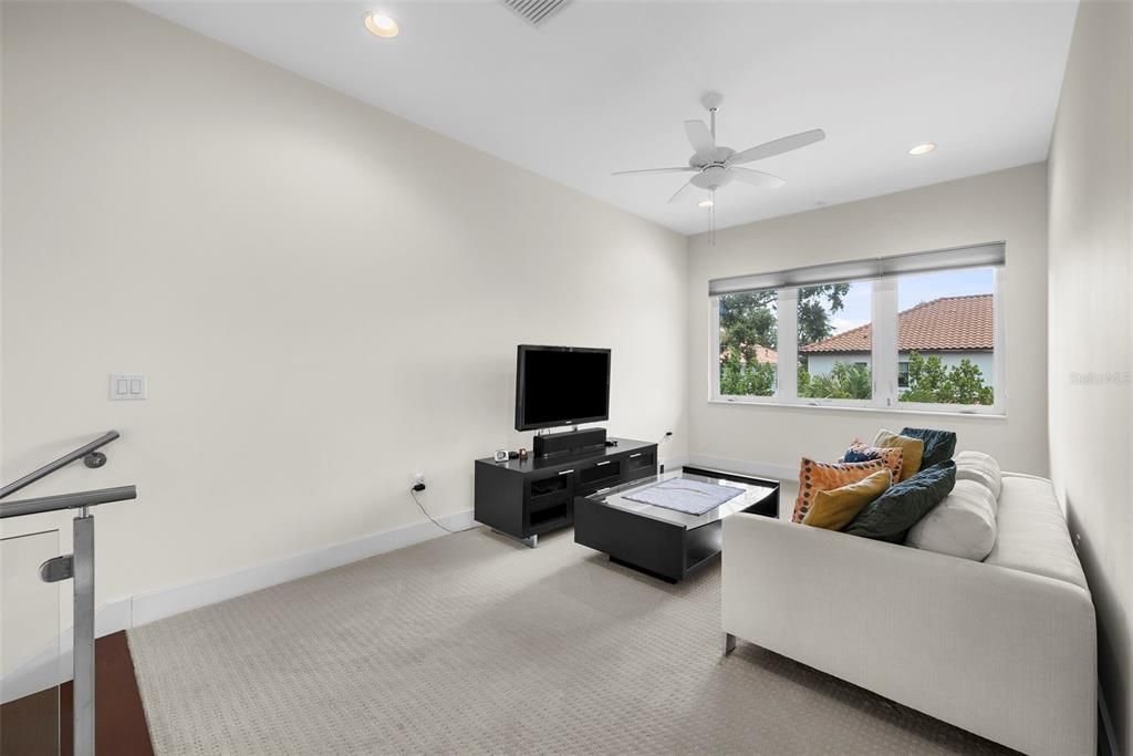 En Venta: $2,499,000 (5 camas, 3 baños, 4709 Pies cuadrados)