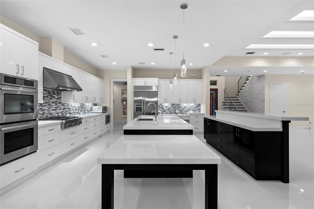 En Venta: $2,499,000 (5 camas, 3 baños, 4709 Pies cuadrados)