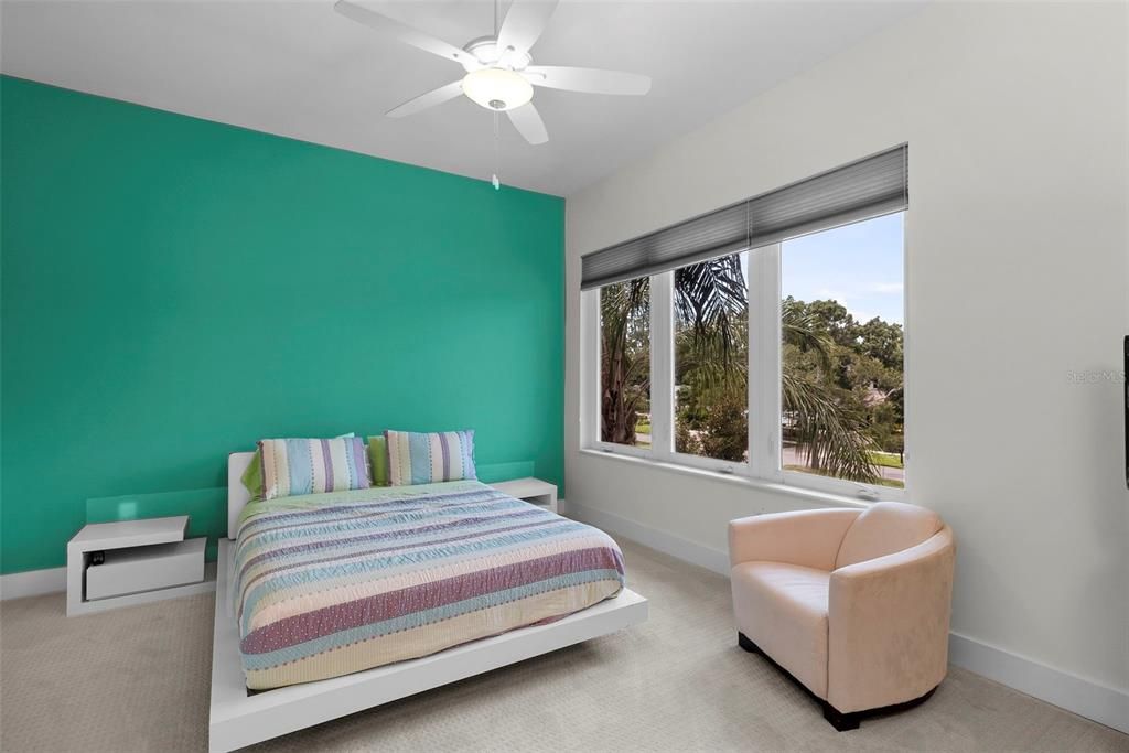 En Venta: $2,499,000 (5 camas, 3 baños, 4709 Pies cuadrados)