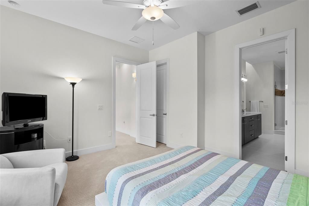 En Venta: $2,499,000 (5 camas, 3 baños, 4709 Pies cuadrados)