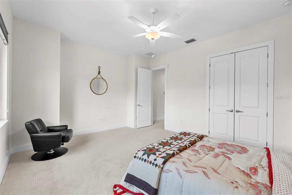 En Venta: $2,499,000 (5 camas, 3 baños, 4709 Pies cuadrados)