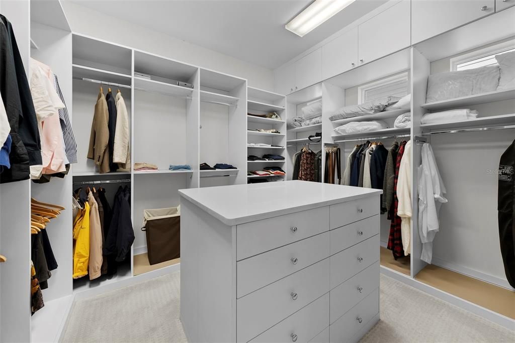 En Venta: $2,499,000 (5 camas, 3 baños, 4709 Pies cuadrados)