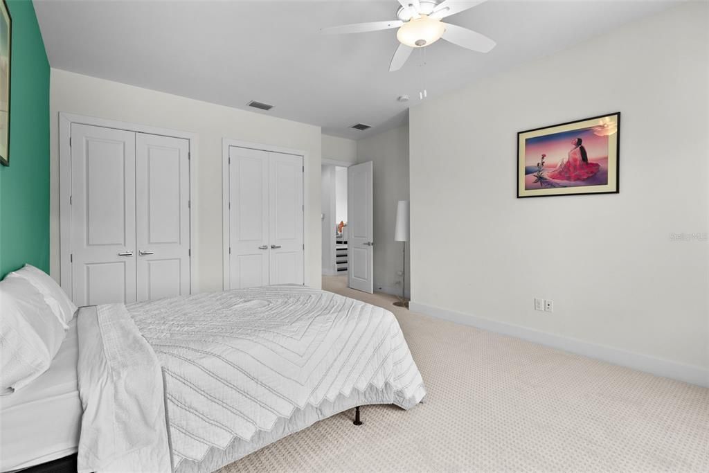 En Venta: $2,499,000 (5 camas, 3 baños, 4709 Pies cuadrados)