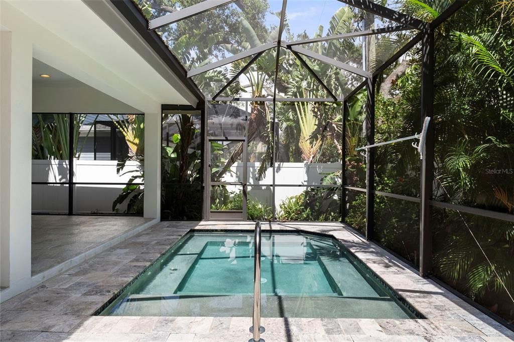 En Venta: $2,499,000 (5 camas, 3 baños, 4709 Pies cuadrados)