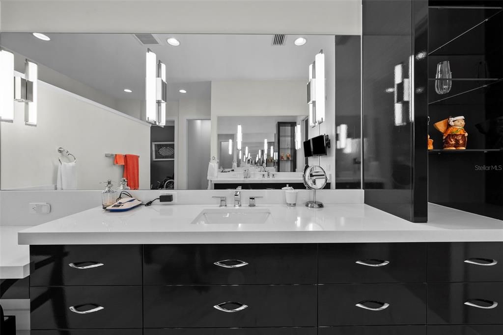 En Venta: $2,499,000 (5 camas, 3 baños, 4709 Pies cuadrados)