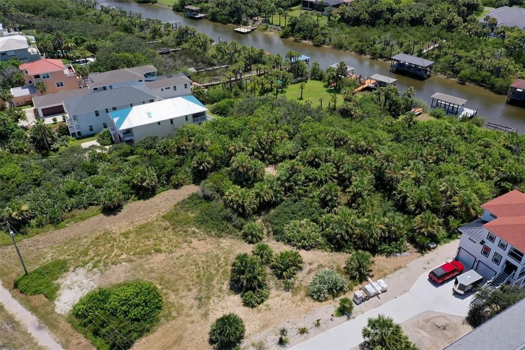 For Sale: $499,000 (0.25 acres)