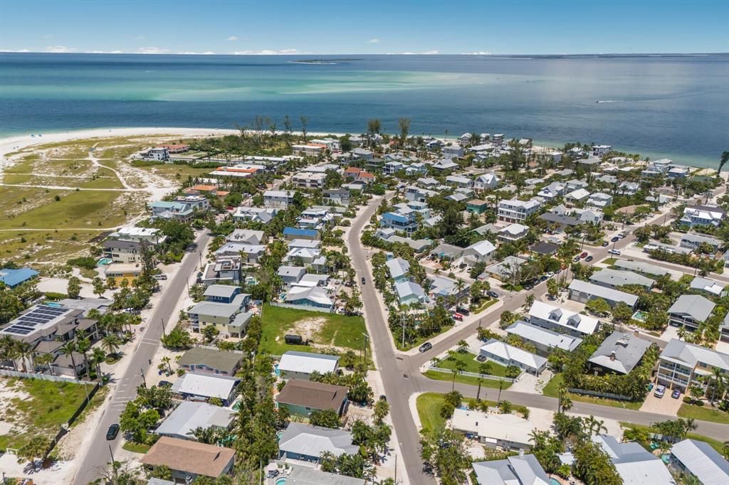 For Sale: $1,799,000 (3 beds, 2 baths, 1447 Square Feet)