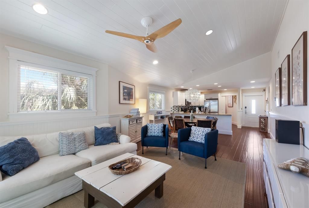 For Sale: $1,799,000 (3 beds, 2 baths, 1447 Square Feet)