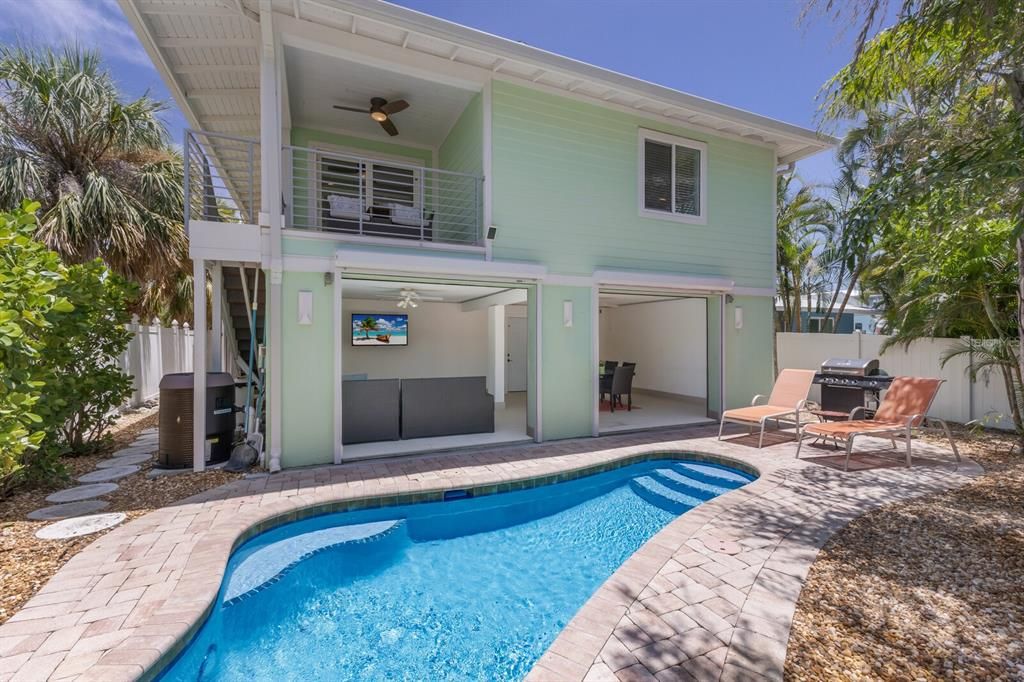 For Sale: $1,799,000 (3 beds, 2 baths, 1447 Square Feet)