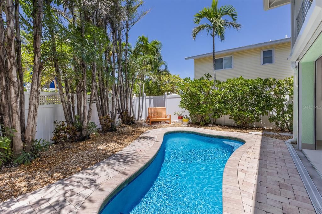 For Sale: $1,799,000 (3 beds, 2 baths, 1447 Square Feet)