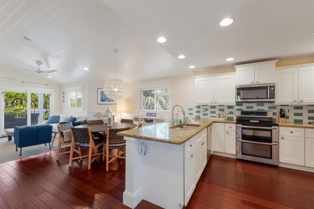 For Sale: $1,799,000 (3 beds, 2 baths, 1447 Square Feet)