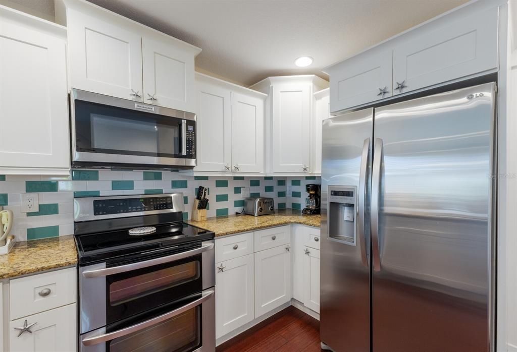 For Sale: $1,799,000 (3 beds, 2 baths, 1447 Square Feet)