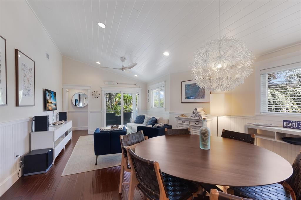 For Sale: $1,799,000 (3 beds, 2 baths, 1447 Square Feet)