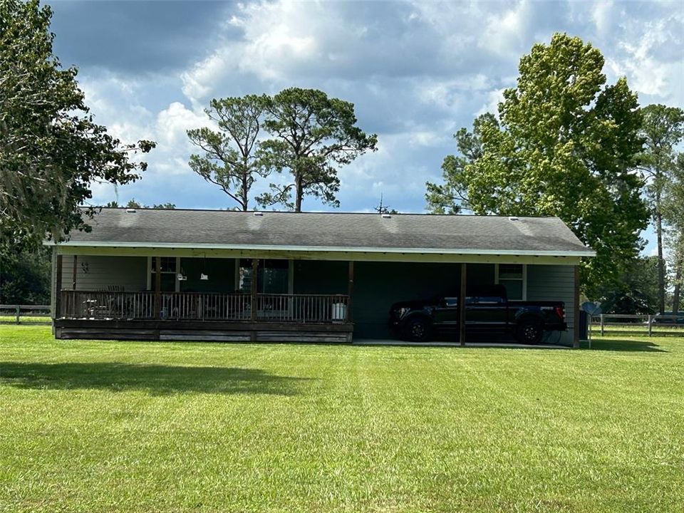 Под контрактом: $399,900 (3 спален, 2 ванн, 1800 Квадратных фут)