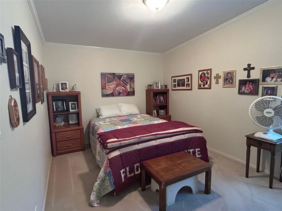 Под контрактом: $399,900 (3 спален, 2 ванн, 1800 Квадратных фут)