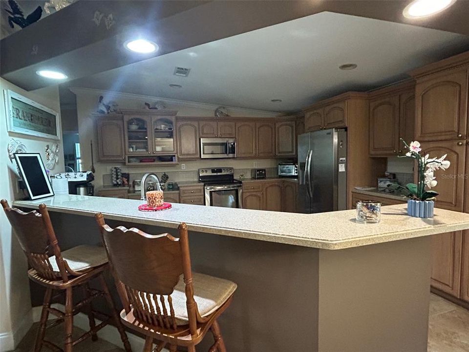 Под контрактом: $399,900 (3 спален, 2 ванн, 1800 Квадратных фут)