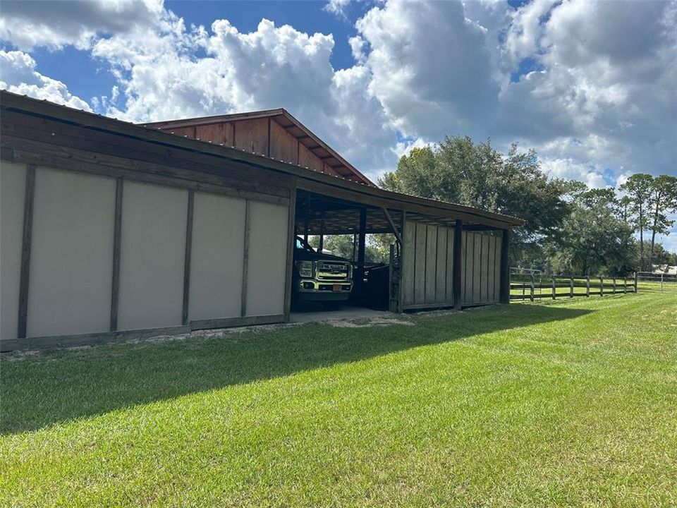 Под контрактом: $399,900 (3 спален, 2 ванн, 1800 Квадратных фут)