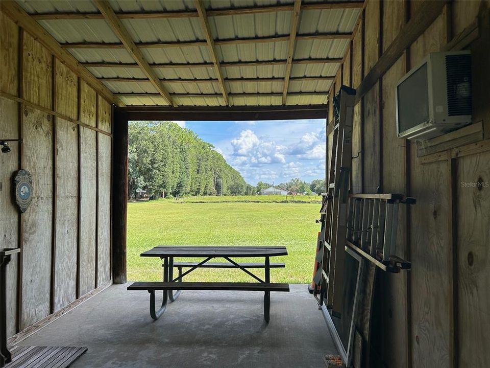 Под контрактом: $399,900 (3 спален, 2 ванн, 1800 Квадратных фут)