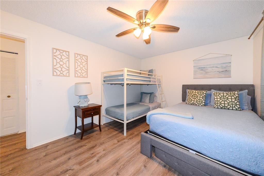 En Venta: $218,000 (2 camas, 1 baños, 912 Pies cuadrados)