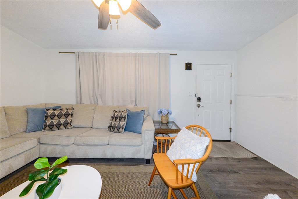 En Venta: $218,000 (2 camas, 1 baños, 912 Pies cuadrados)