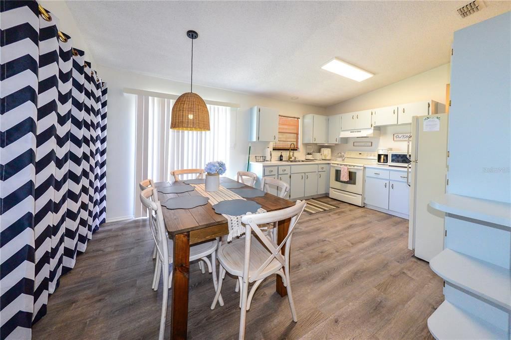 En Venta: $218,000 (2 camas, 1 baños, 912 Pies cuadrados)