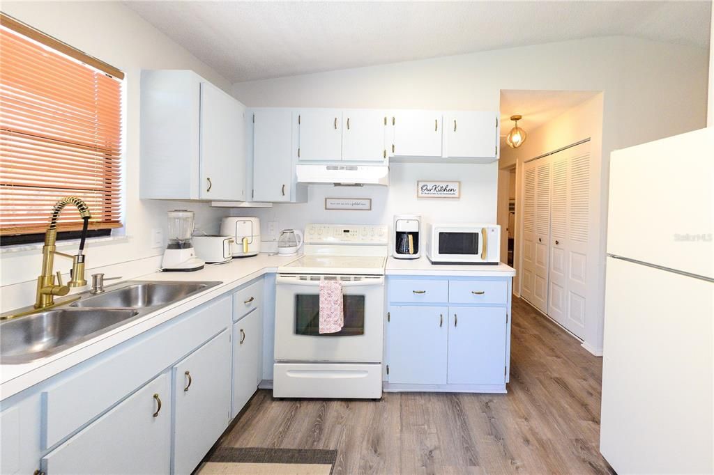 En Venta: $218,000 (2 camas, 1 baños, 912 Pies cuadrados)