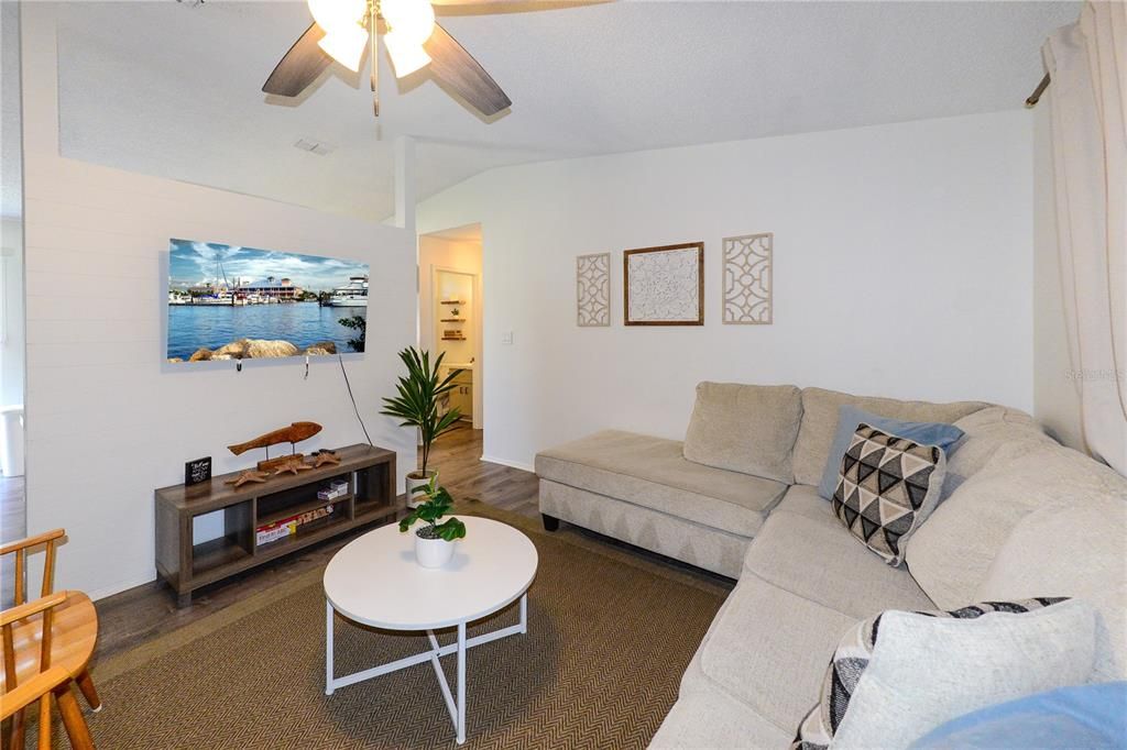 En Venta: $218,000 (2 camas, 1 baños, 912 Pies cuadrados)