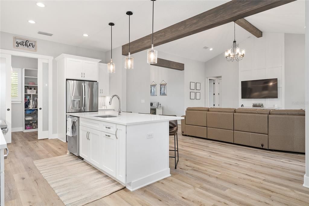 На продажу: $1,149,000 (4 спален, 2 ванн, 2840 Квадратных фут)