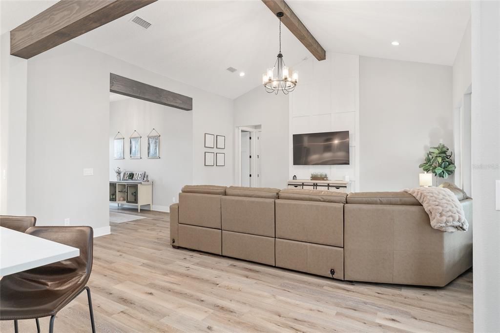 На продажу: $1,149,000 (4 спален, 2 ванн, 2840 Квадратных фут)