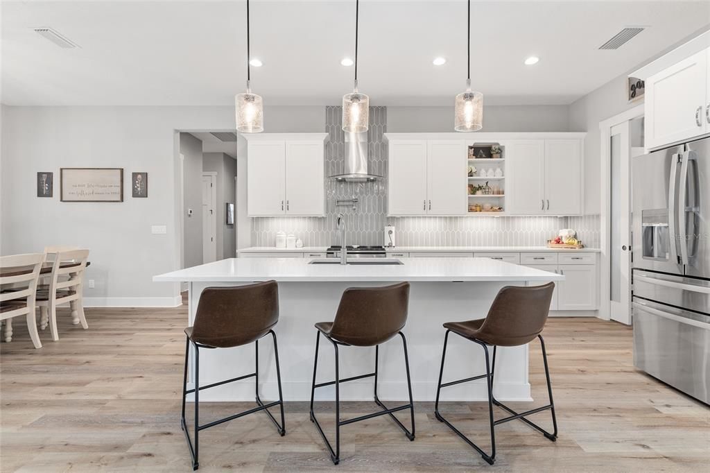 На продажу: $1,149,000 (4 спален, 2 ванн, 2840 Квадратных фут)