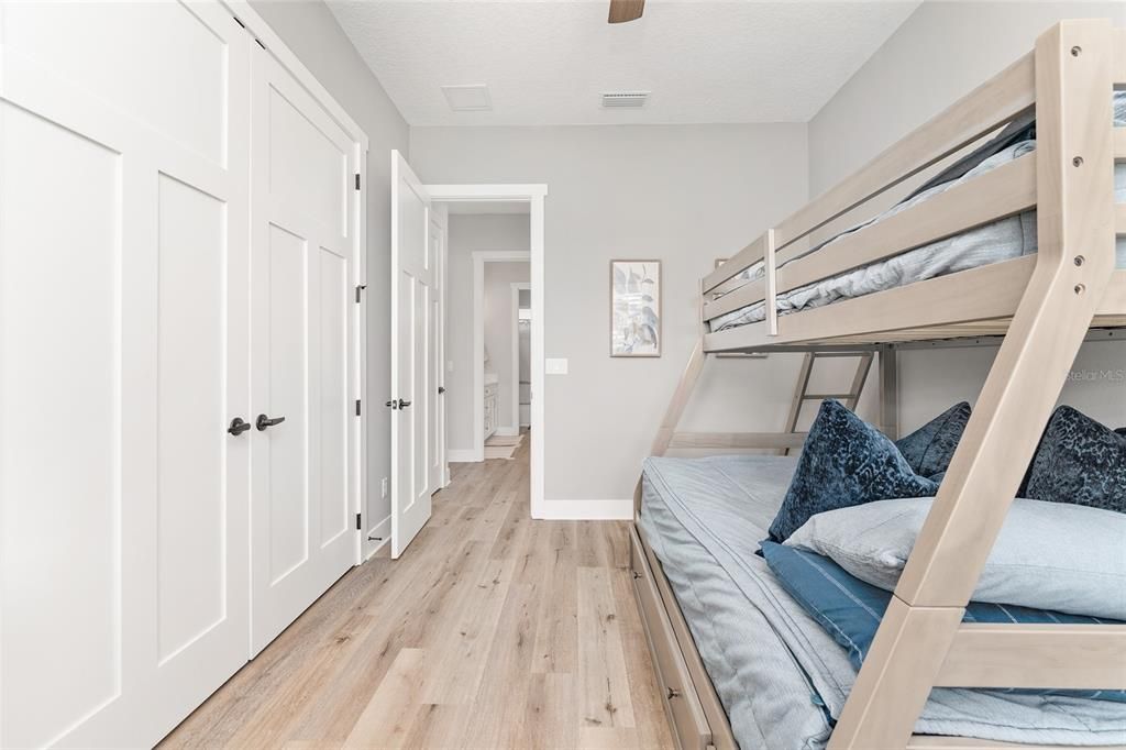 На продажу: $1,149,000 (4 спален, 2 ванн, 2840 Квадратных фут)