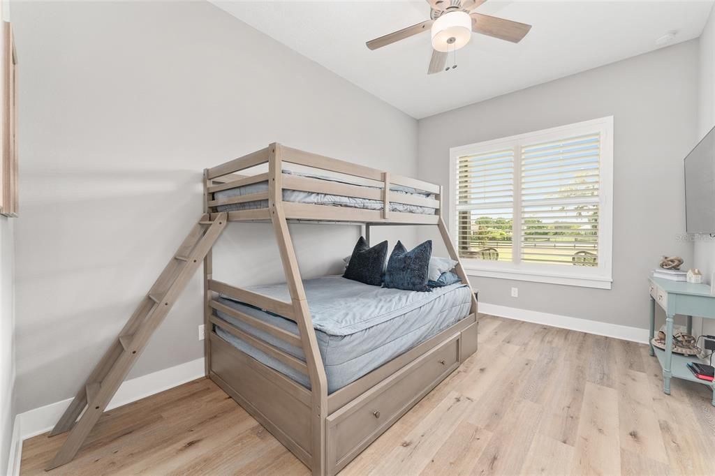 На продажу: $1,149,000 (4 спален, 2 ванн, 2840 Квадратных фут)