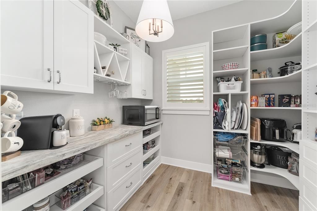 На продажу: $1,149,000 (4 спален, 2 ванн, 2840 Квадратных фут)