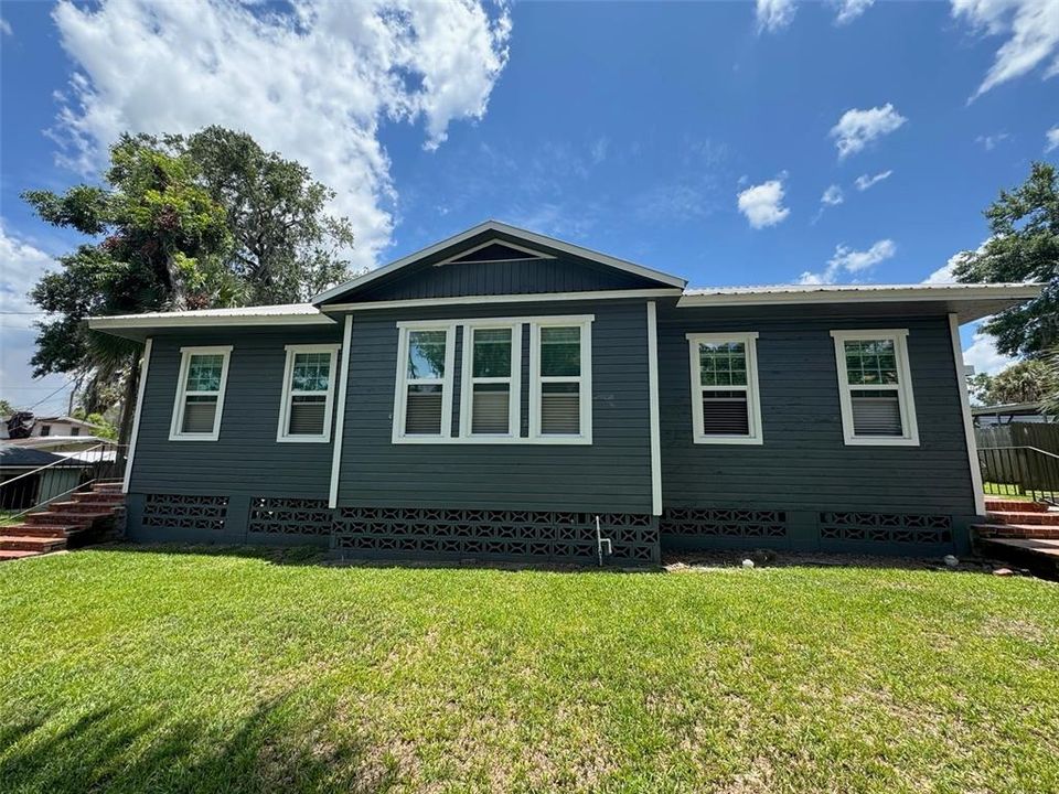 Recently Rented: $1,875 (2 beds, 2 baths, 1150 Square Feet)