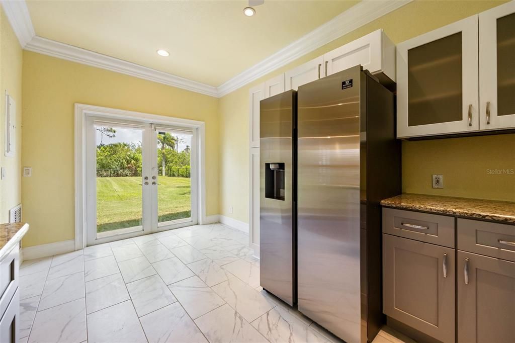 For Sale: $997,000 (4 beds, 3 baths, 4746 Square Feet)