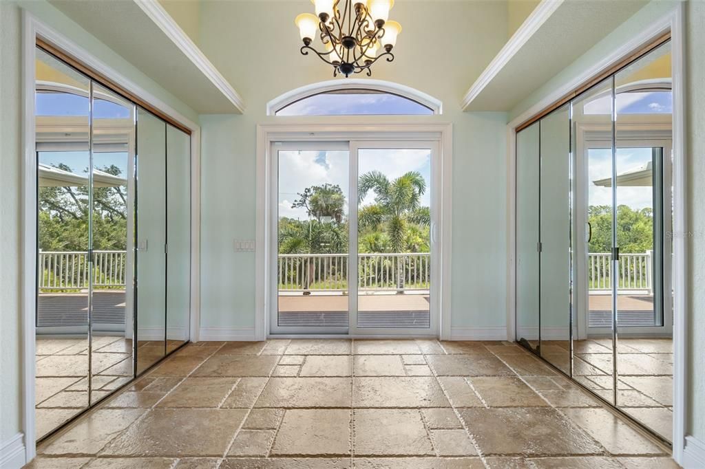 For Sale: $997,000 (4 beds, 3 baths, 4746 Square Feet)